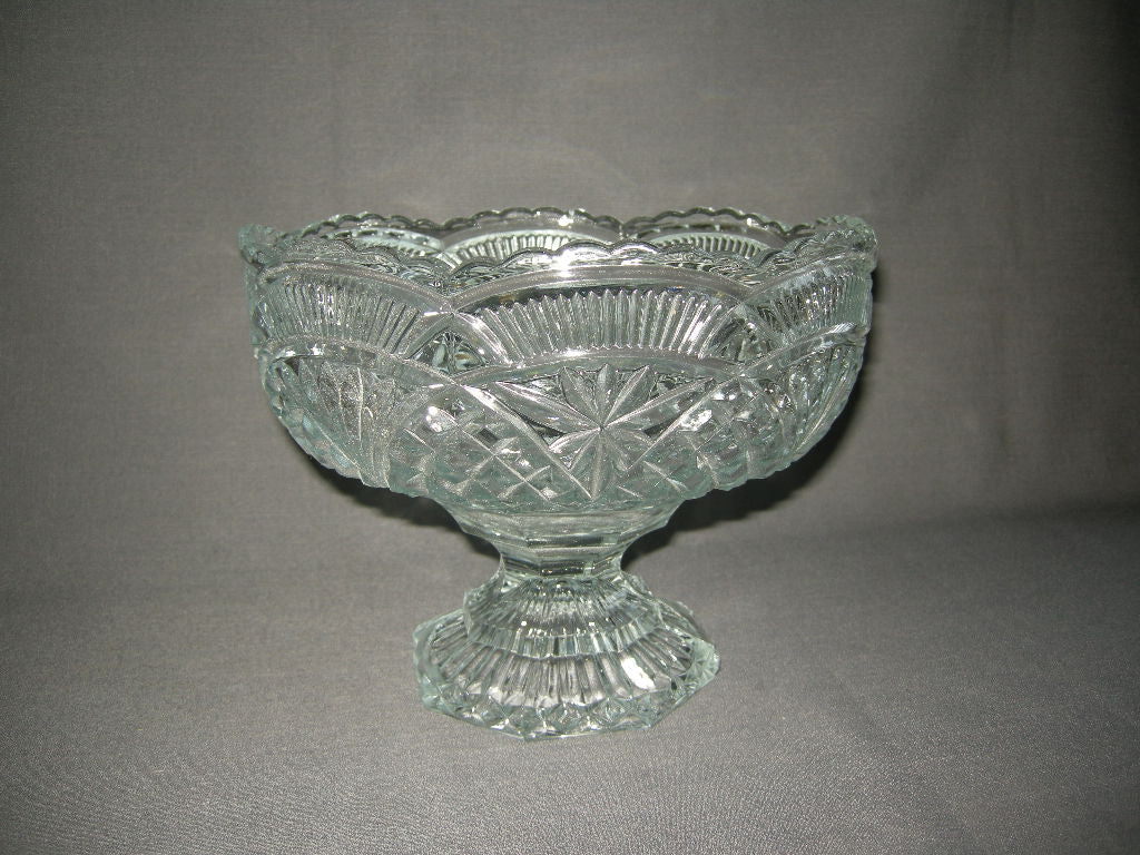 glas - kristal presenteerschalen 020. zware (fruit)schaal op voet