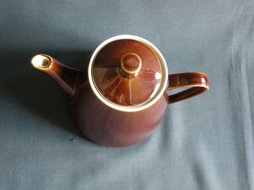 Villeroy & Boch bruin 023. koffiepotje nr. 4 met schuine filter