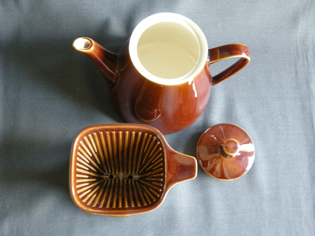 Villeroy & Boch bruin 023. koffiepotje nr. 4 met schuine filter