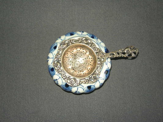 Delfts blauw diverse 025. theezeefje met uitlekbakje