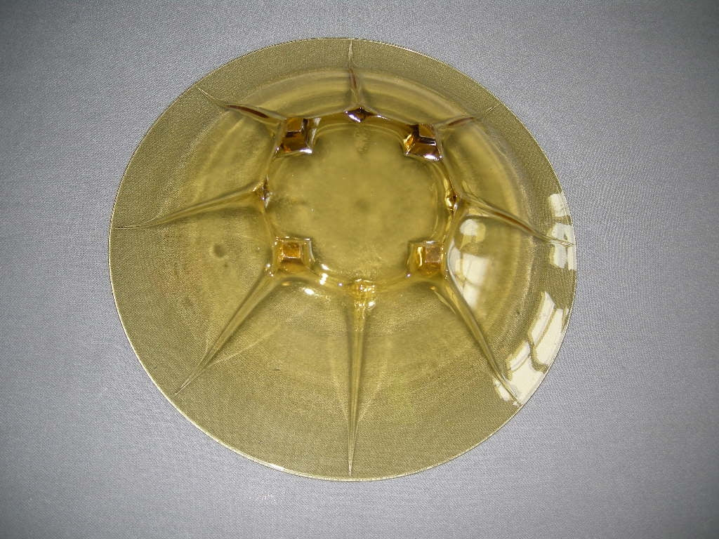 glas - kristal geel 031. schaal O30,5 cm.