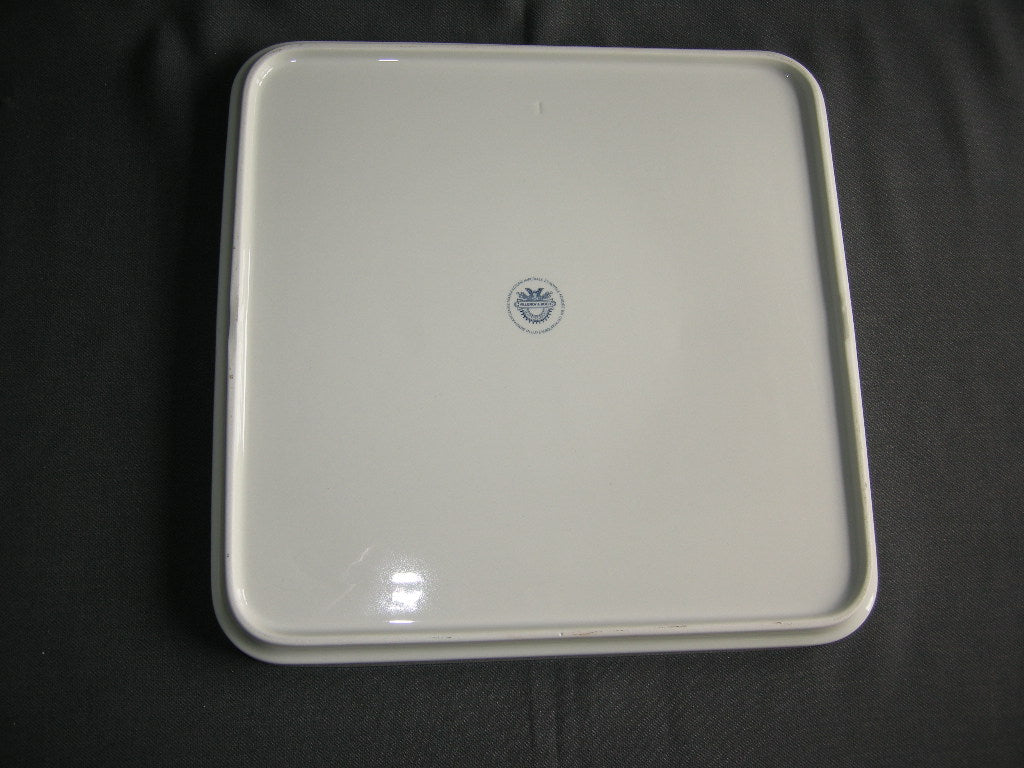 Villeroy & Boch diverse 031a. presenteerschaal klederdrachten 27,5 x 27,5 cm.