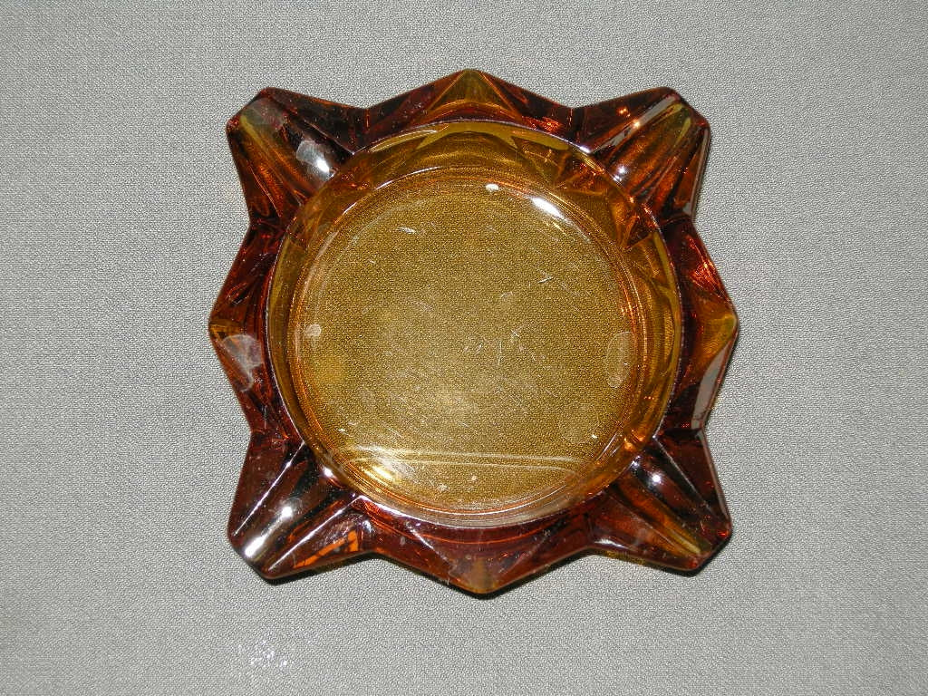 gebruikt glas - kristal geel 035. asbak