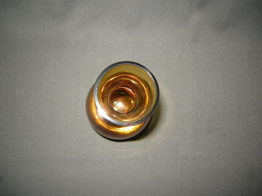 gebruikt glas - kristal geel 037. vaasje / karaf