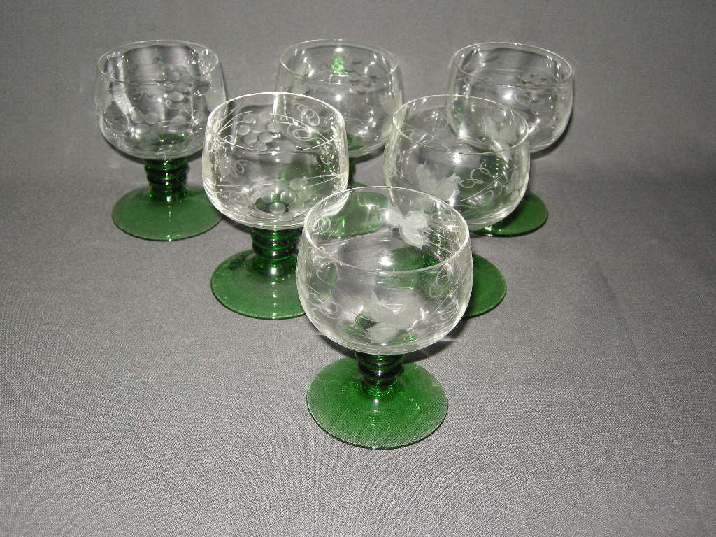 gebruikt glas / kristal glazen 042. 6 roemers met ingeslepen druiven