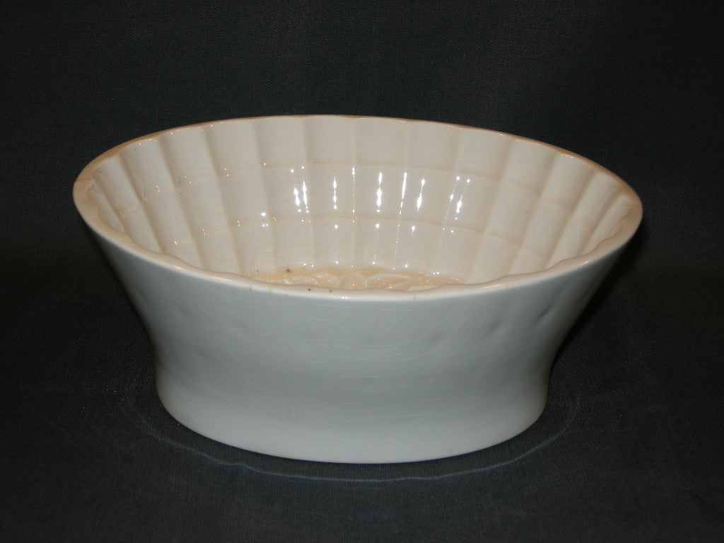 diverse puddingvormen 042. Societé Ceramique fruit 22,5 x 19,5 x 9 cm.