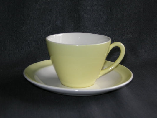 Petrus Regout / Royal Sphinx pastel geel 043. kop & schotel