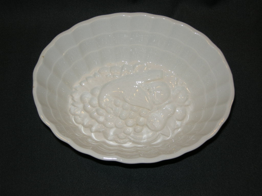 diverse puddingvormen 044. Societé Ceramique fruit 19,5 x 16 x 7,5 cm.