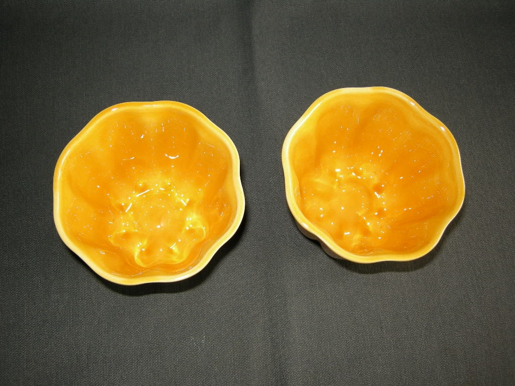 diverse puddingvormen 047. 2x okergeel