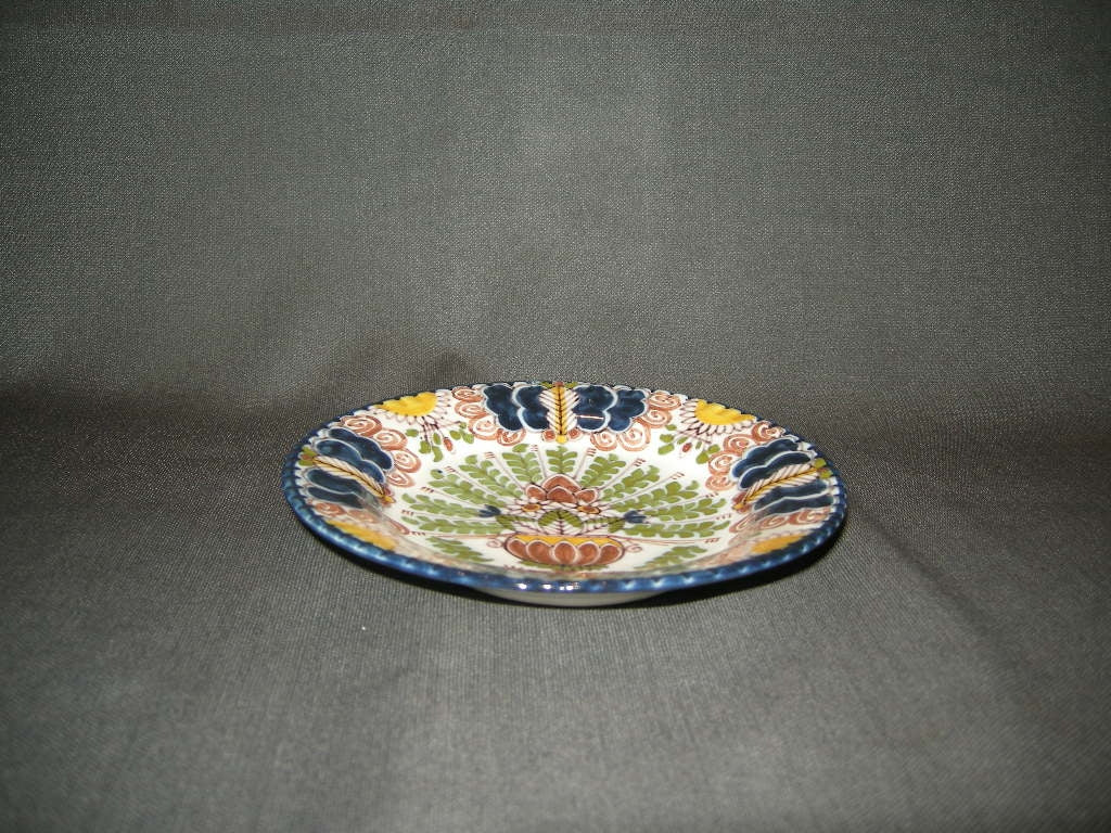 Makkum 004. bordje O15 cm.