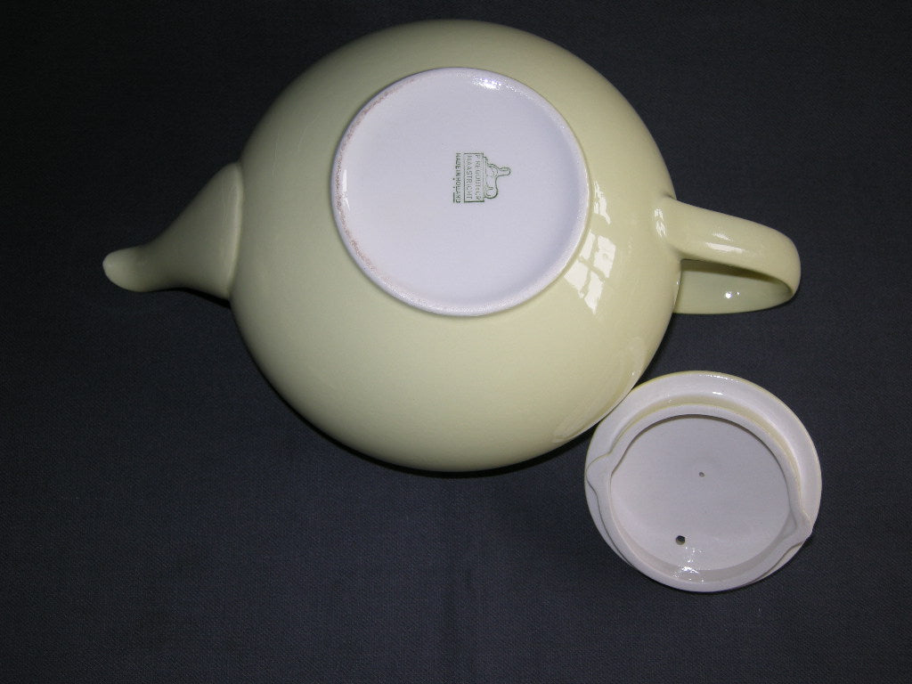 Petrus Regout / Royal Sphinx pastel geel 051. theepot Desiree