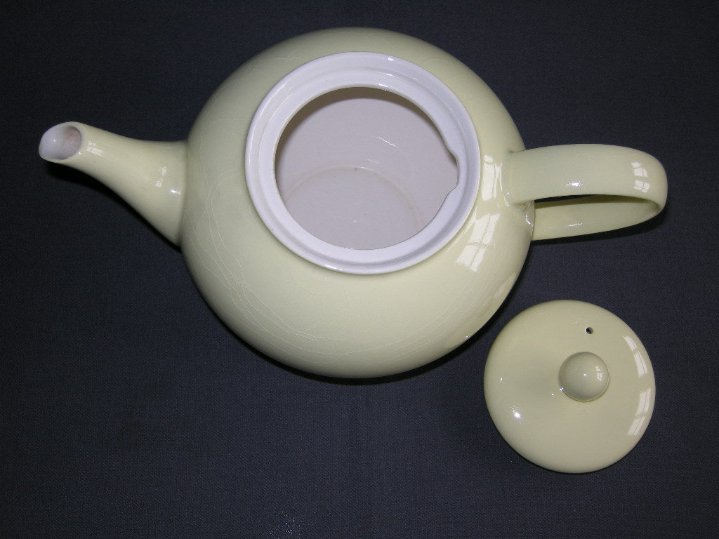Petrus Regout / Royal Sphinx pastel geel 051. theepot Desiree