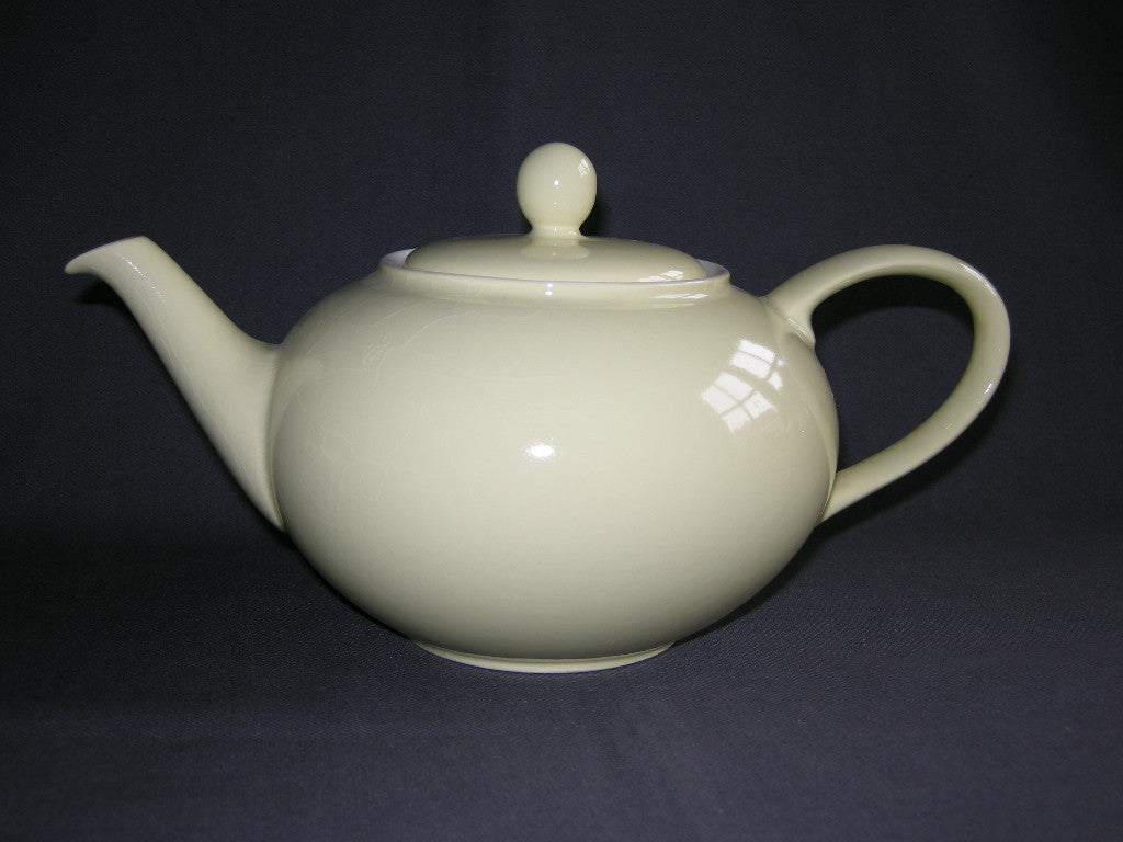 Petrus Regout / Royal Sphinx pastel geel 051. theepot Desiree