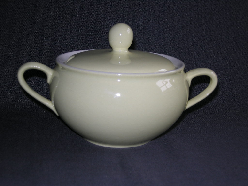 Petrus Regout / Royal Sphinx pastel geel 053. suikerpot Desiree