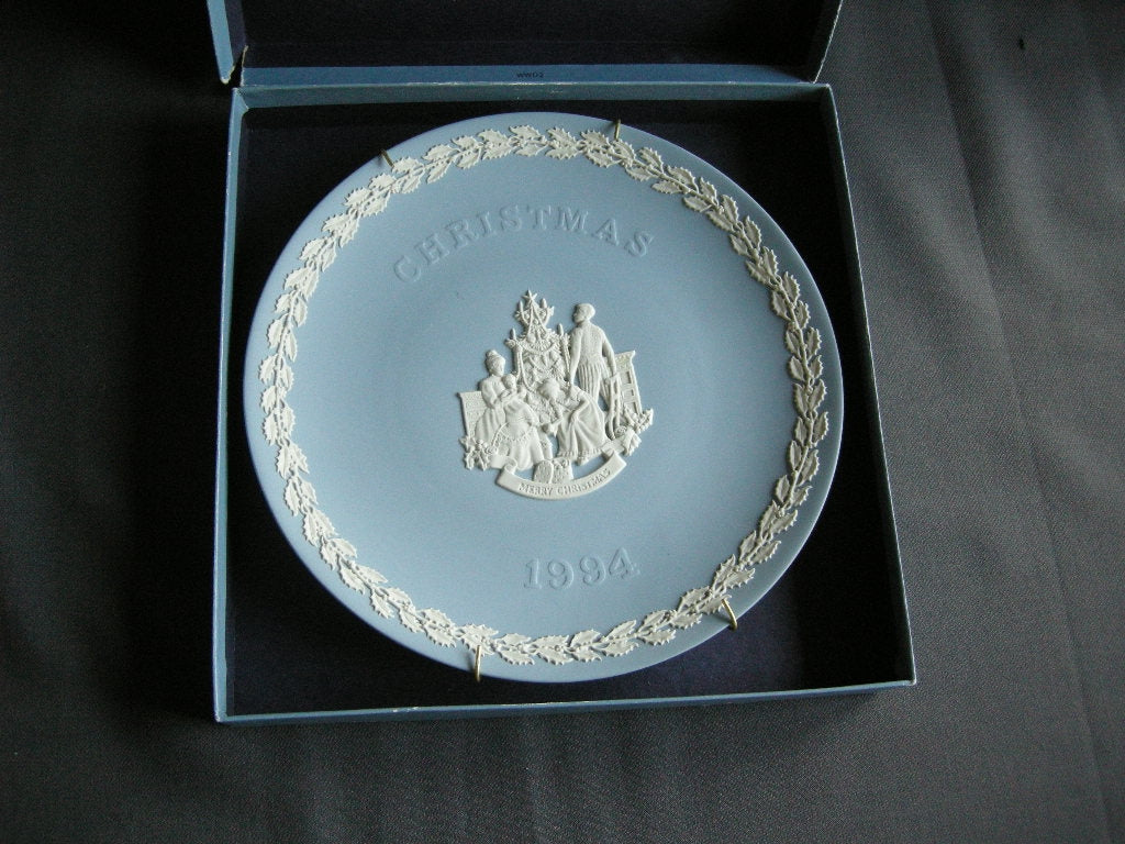 Wedgwood Jasperware blauw 088. Kerstbord 1994 in originele doos