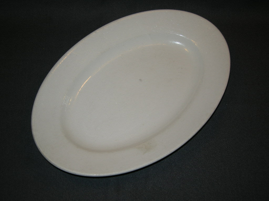 Petrus Regout wit 011. vleesschaal