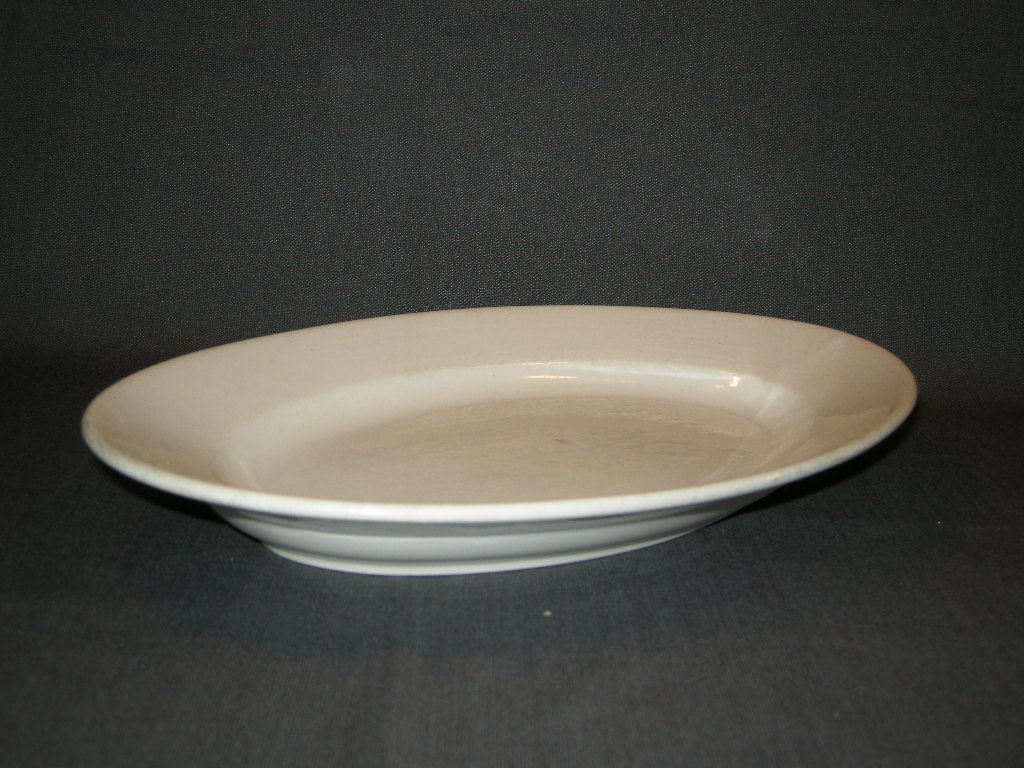Petrus Regout wit 011. vleesschaal