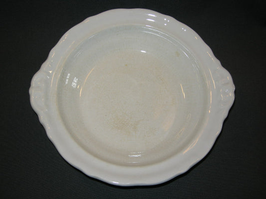 Petrus Regout Wellington 015. schaal rond op voet O23 cm.