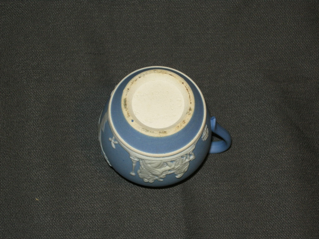 Wedgwood Jasperware blauw 016. melkkannetje hoogte 6,5 cm.