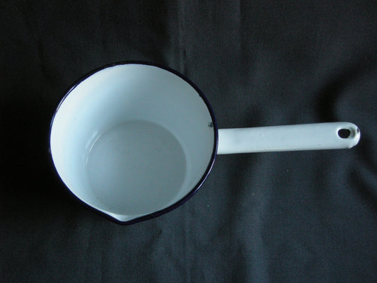Diverse Blau Saks 018. steelpannetje met schenktuit