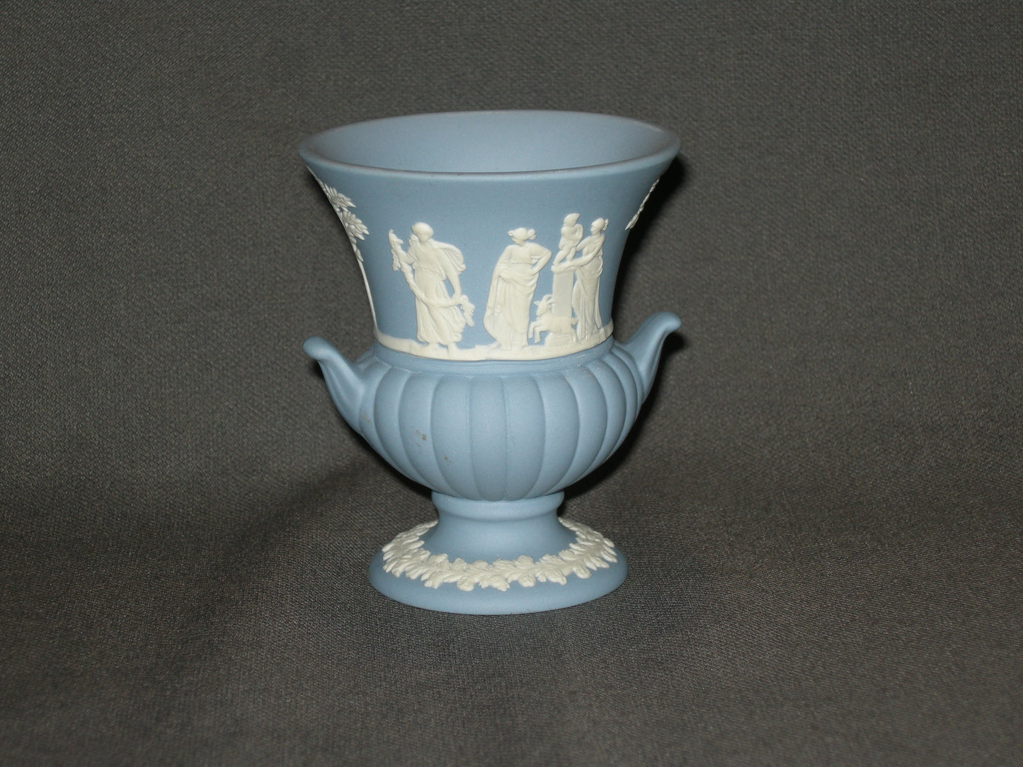 Wedgwood Jasperware blauw 027. lepelvaasje