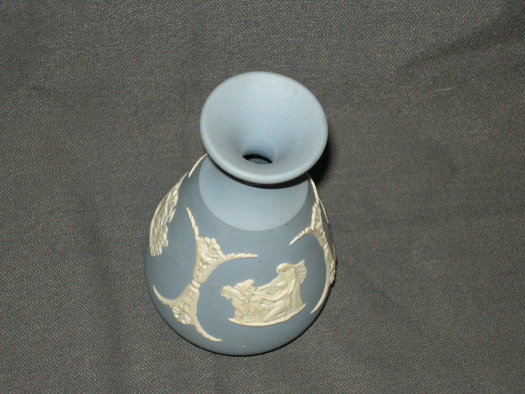Wedgwood Jasperware blauw 003. vaasje