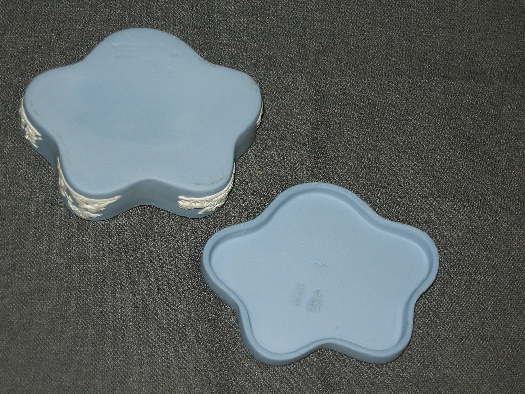 Wedgwood Jasperware blauw 004. dekselschaaltje