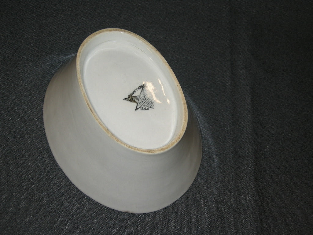 diverse puddingvormen 004. Sphinx parafeu fruit 17 x 14 x 7 cm.