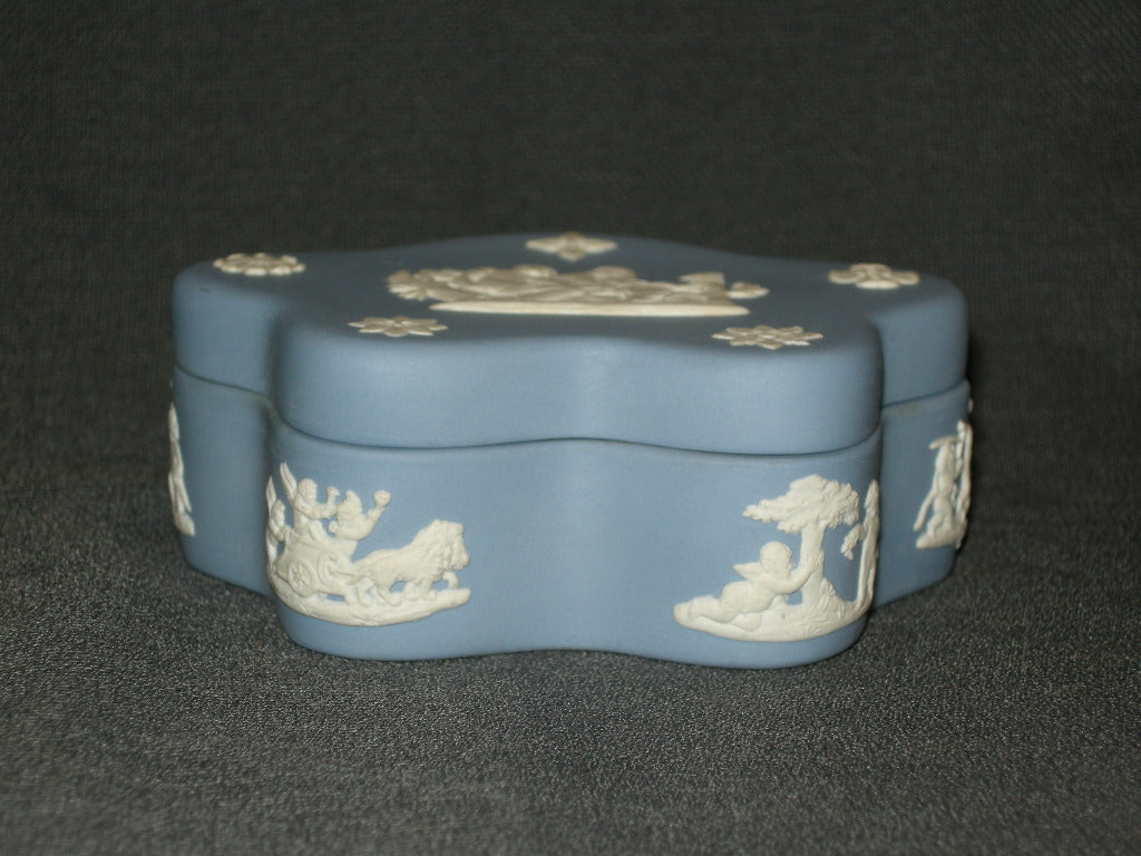 Wedgwood Jasperware blauw 004. dekselschaaltje