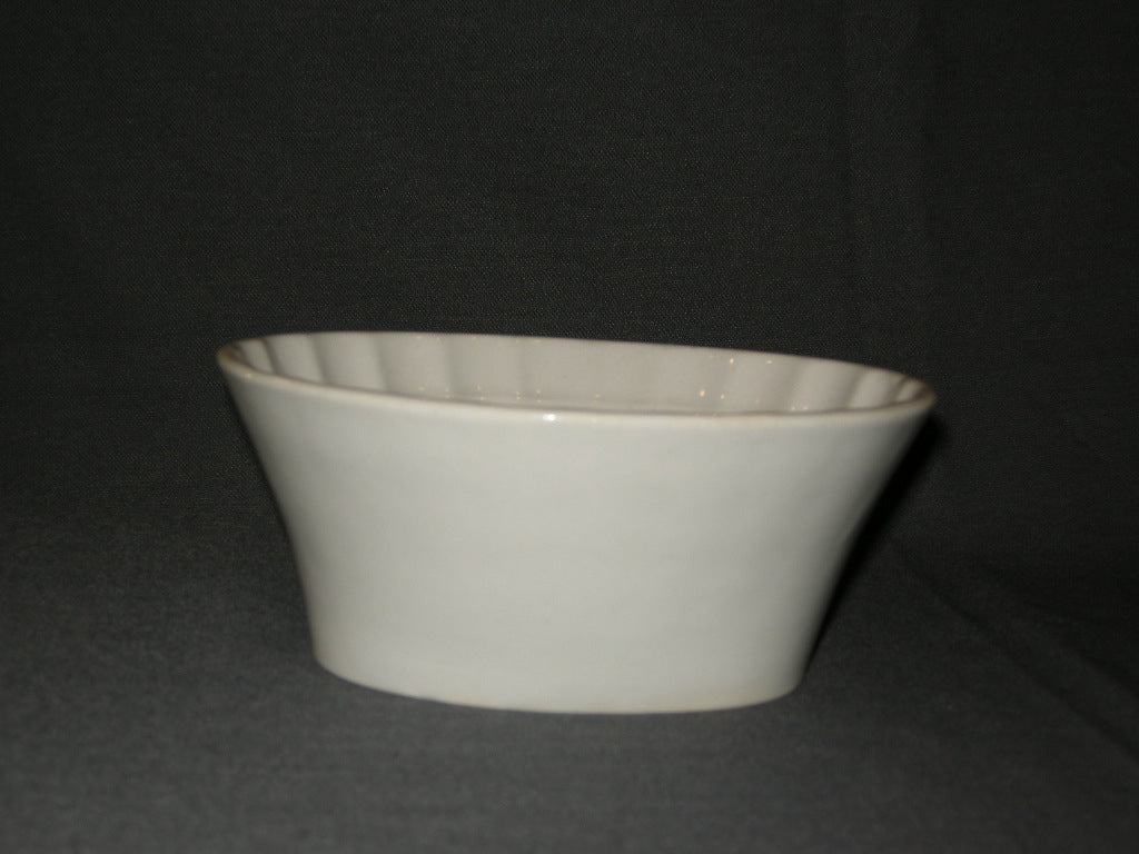 diverse puddingvormen 004. Sphinx parafeu fruit 17 x 14 x 7 cm.