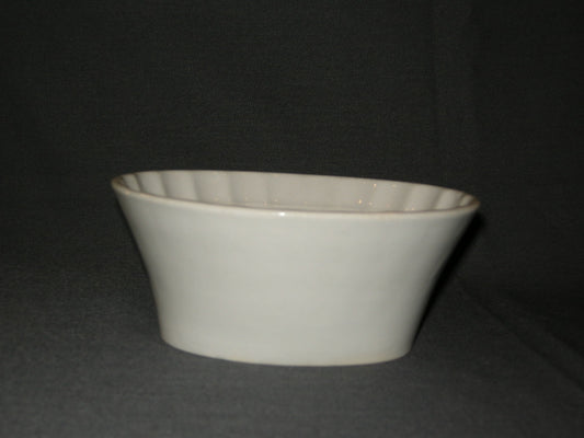 diverse puddingvormen 004. Sphinx parafeu fruit 17 x 14 x 7 cm.