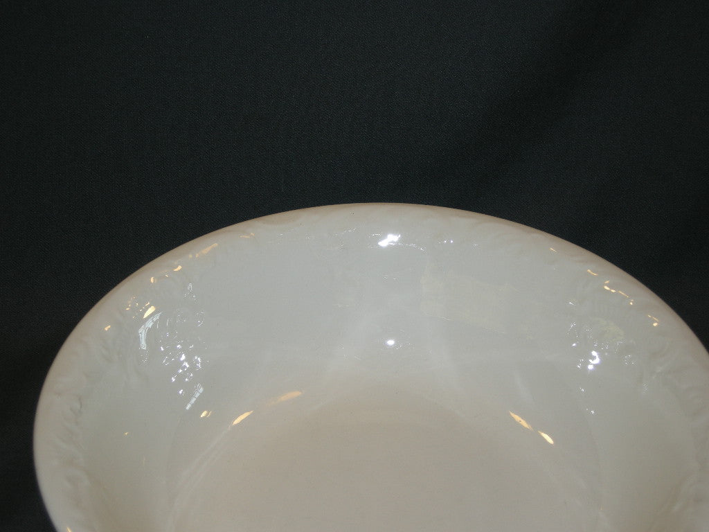Royal Sphinx wit 040. schaal met reliefrand O28,5 cm.