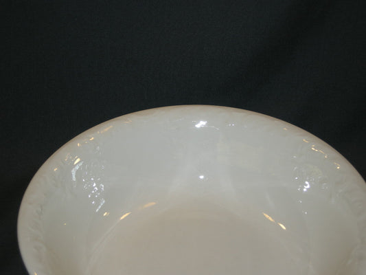 Royal Sphinx wit 040. schaal met reliefrand O28,5 cm.
