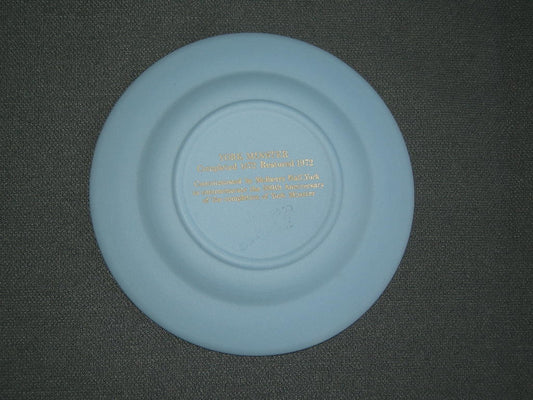 Wedgwood Jasperware blauw 042. bordje O11 cm. York Minster 1472 - 1972