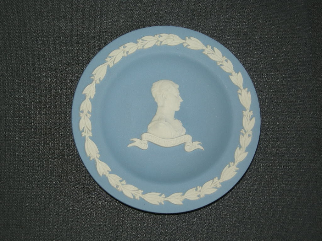 Wedgwood Jasperware blauw 043. bordje O11 cm. Royal Wedding July 1981 Prins Charles