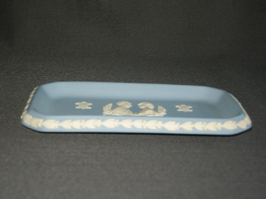 Wedgwood Jasperware blauw 047. rechthoekig schaaltje Royal Wedding july 1981