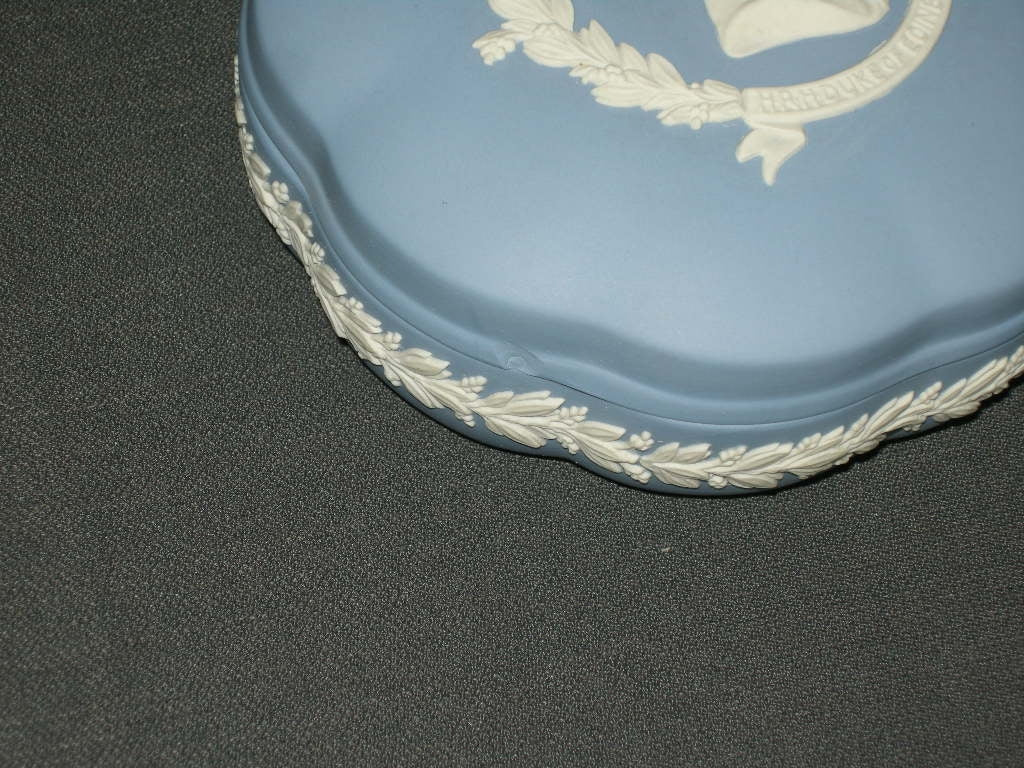 Wedgwood Jasperware blauw 048. dekseldoosje H.R.H. Duke of Edinsburgh