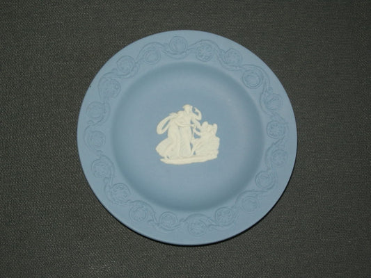 Wedgwood Jasperware blauw 051. bordje O11 cm.