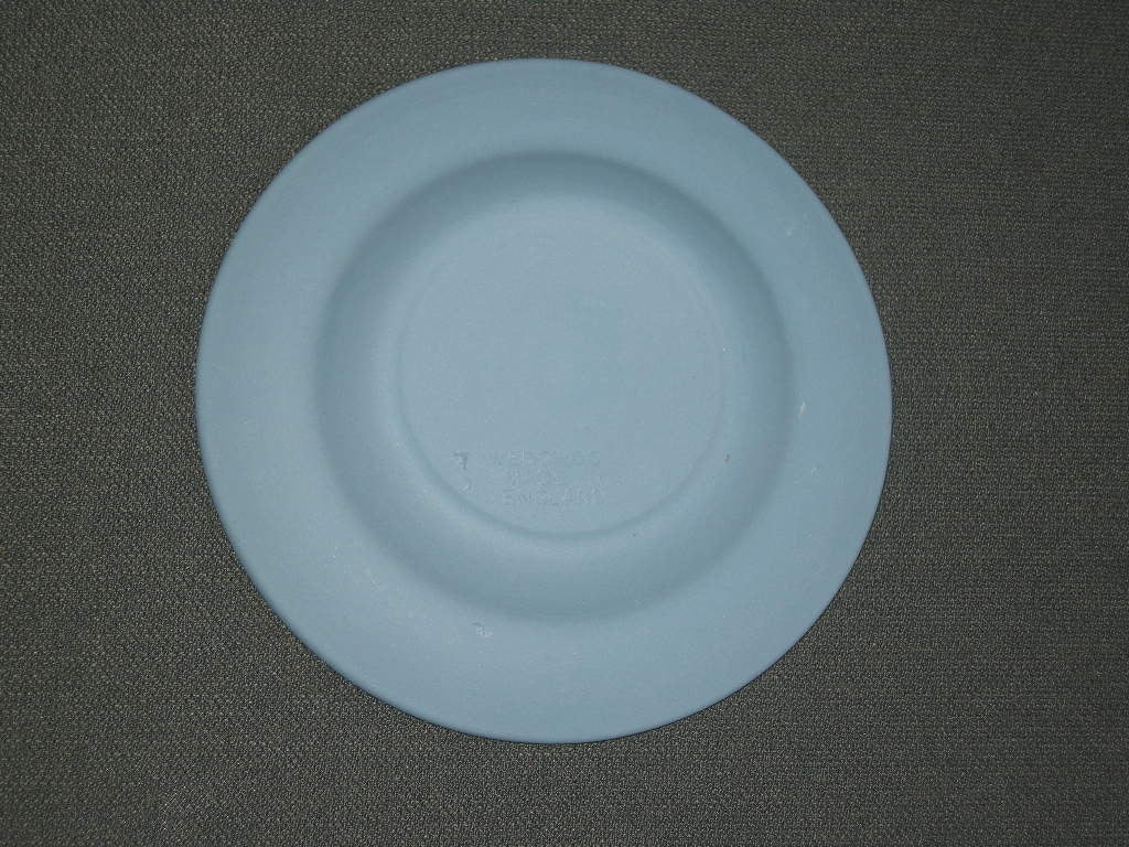 Wedgwood Jasperware blauw 051. bordje O11 cm.