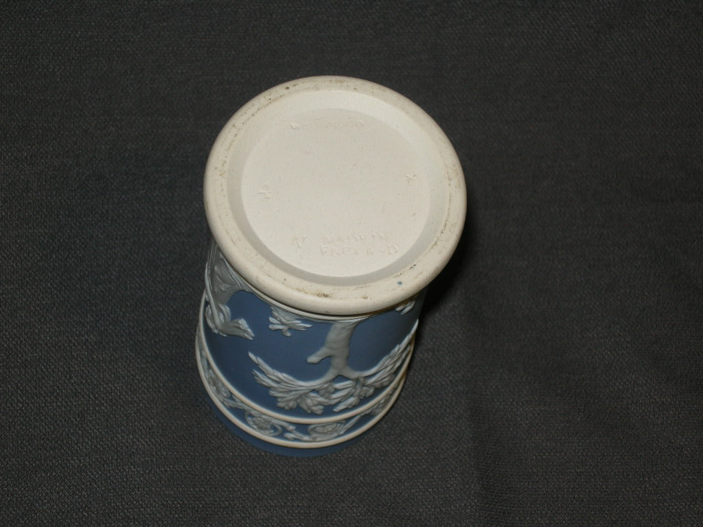 Wedgwood Jasperware blauw 006. vaasje recht model