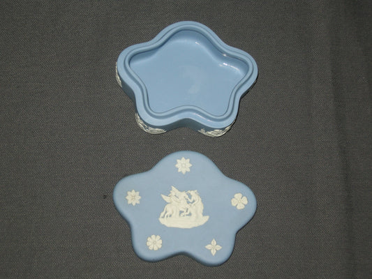 Wedgwood Jasperware blauw 064. dekselschaaltje