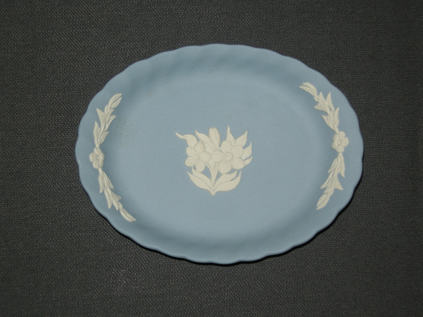 Wedgwood Jasperware blauw 066. ovaal schaaltje