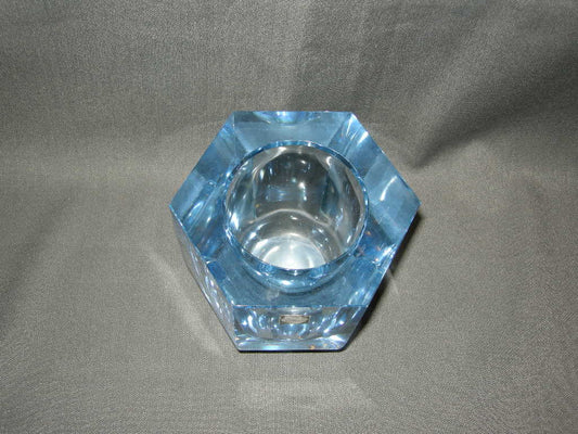 glas - kristal lichtblauw glas 007. vaasje Maastricht