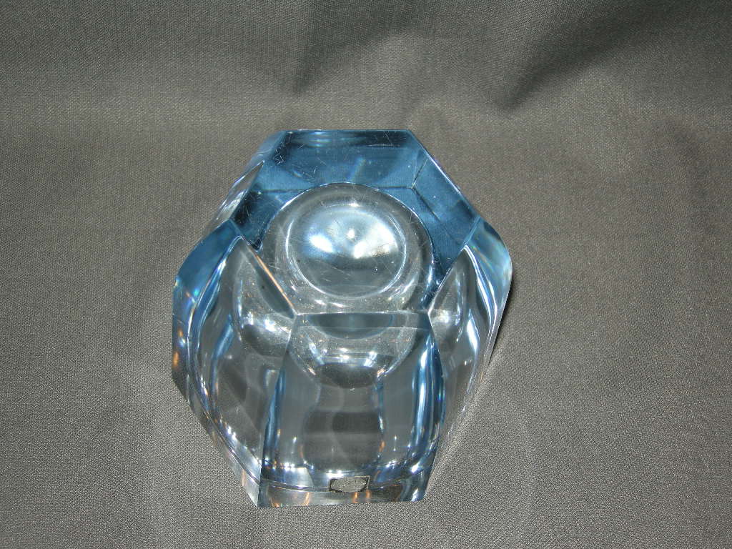 glas - kristal lichtblauw glas 007. vaasje Maastricht