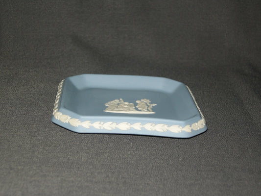 Wedgwood Jasperware blauw 071. vierkant schaaltje