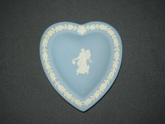 Wedgwood Jasperware blauw 079. schaaltje harten
