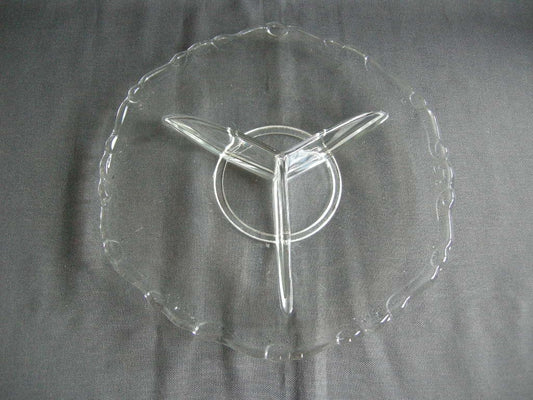 Gebruikt glas - kristal presenteerschalen 008. 3-vakschaal O26,5 cm.