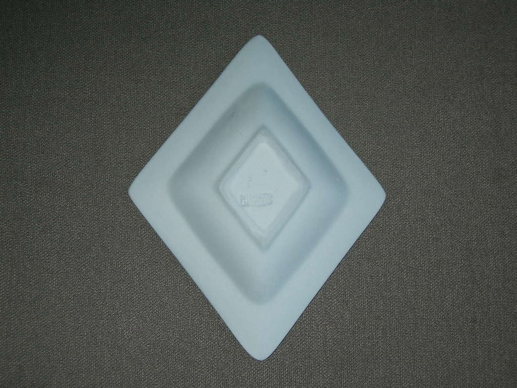 Wedgwood Jasperware blauw 081. schaaltje ruiten