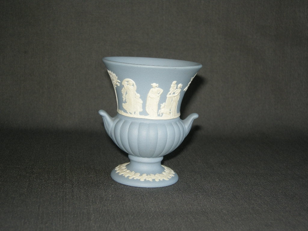 Wedgwood Jasperware blauw 083. lepelvaasje