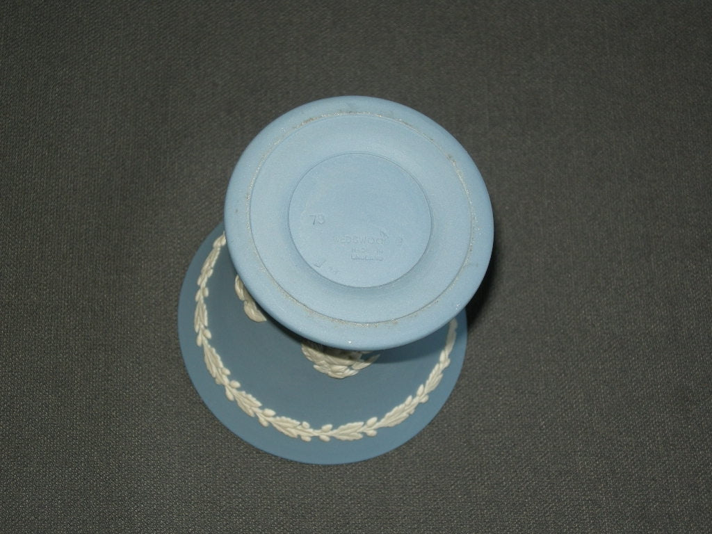 Wedgwood Jasperware blauw 084. vaasje